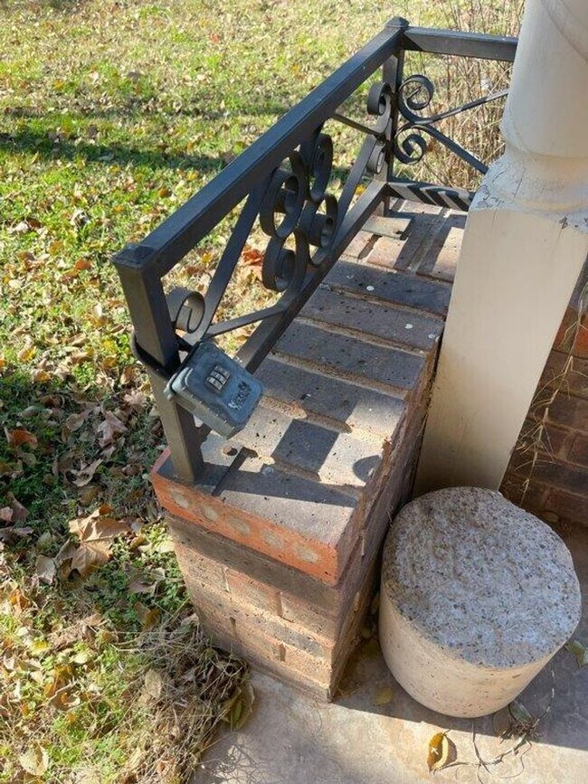 Building Photo - Beautiful 3 bed home for rent in Midwest C...