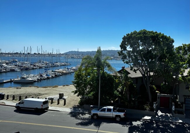 Building Photo - Studio in Point Loma