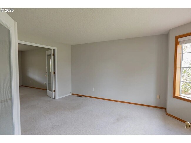 Building Photo - Spacious 4BR, 3 Bath House in Felida
