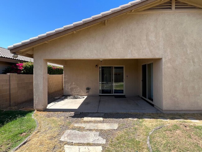 Building Photo - 3 BEDROOM HOME IN ARABY CROSSING!