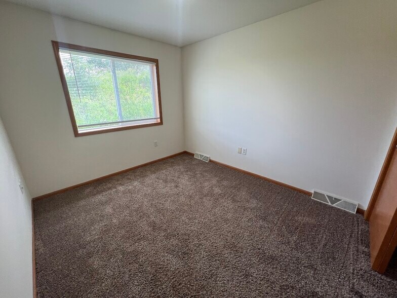 Building Photo - 1207 Temple Dr