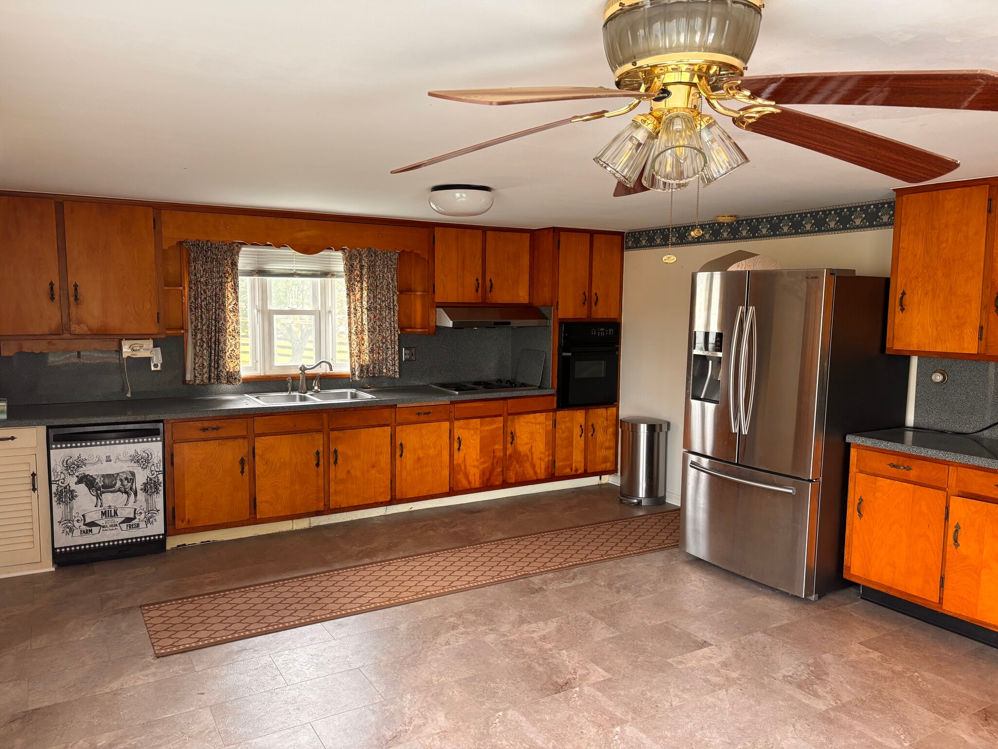 Kitchen - 1059 Butlers Park Rd