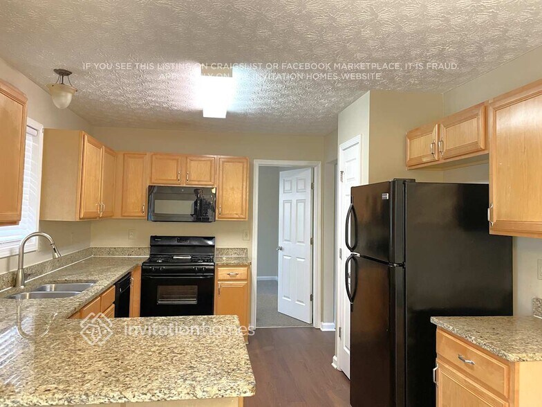 Building Photo - 1607 Eagle Dr