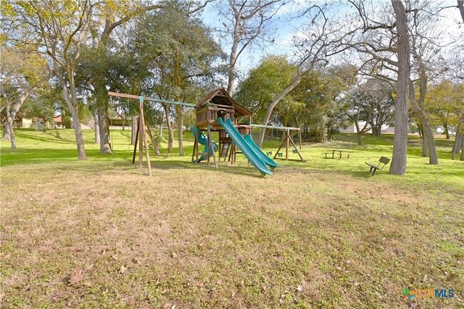 Building Photo - 953 River Bank