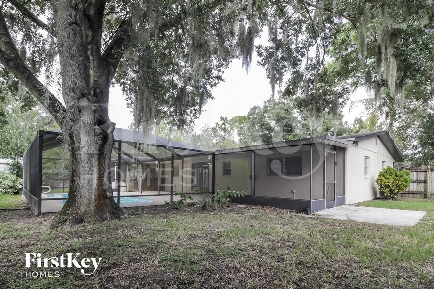 Building Photo - 1340 Sharon Dr