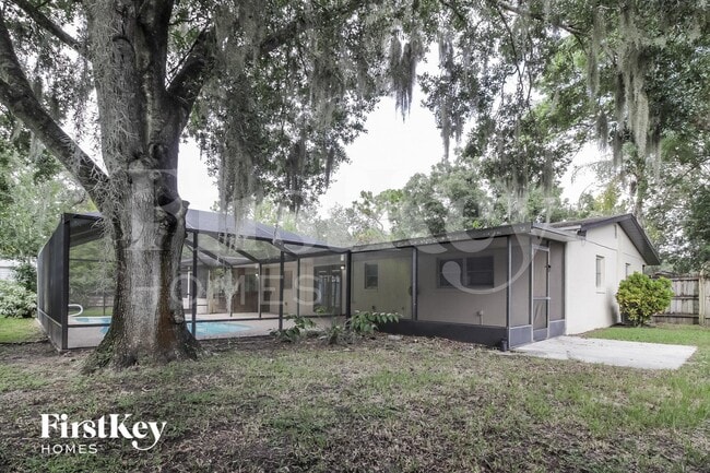 Building Photo - 1340 Sharon Dr