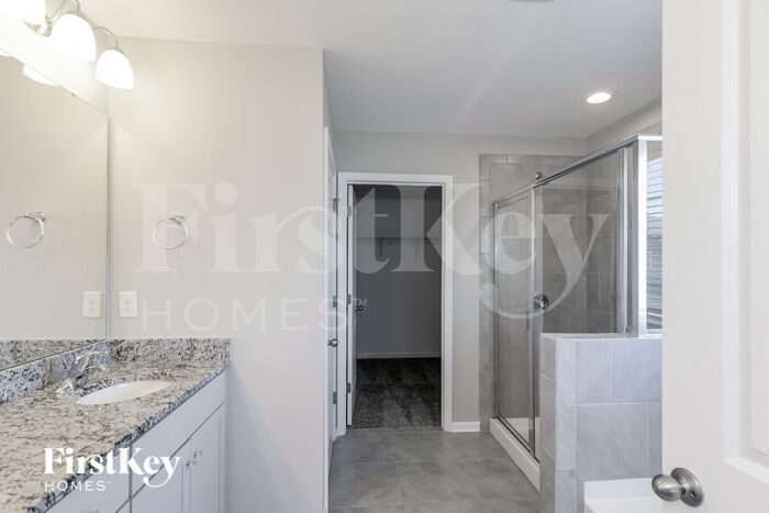 Building Photo - 3928 Lake Breeze Dr