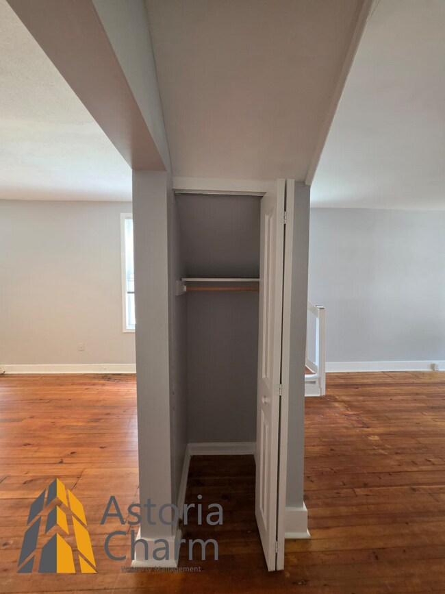 Building Photo - 607 E 41st St