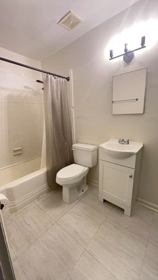 Building Photo - Cozy 1-bedroom, 1-bathroom