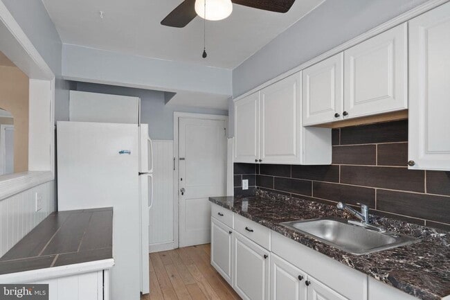 Building Photo - 710 Edmondson Ave