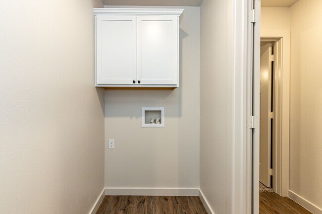 Building Photo - Modern Two Bedroom Townhome In Cooper!