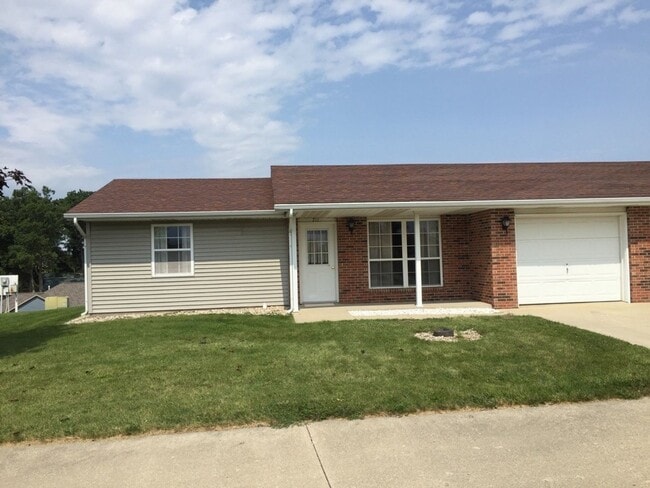 Primary Photo - New Listing in Albion, Indiana!