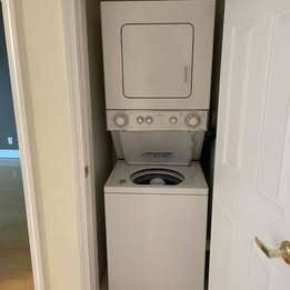 Building Photo - 172 Newton St