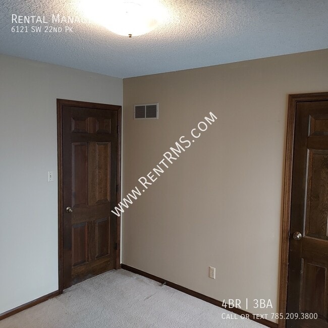 Building Photo - 6121 SW 22nd Park