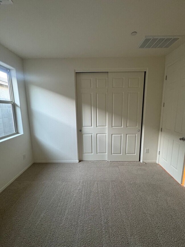 Building Photo - BRAND NEW HOME IN VISTANCIA