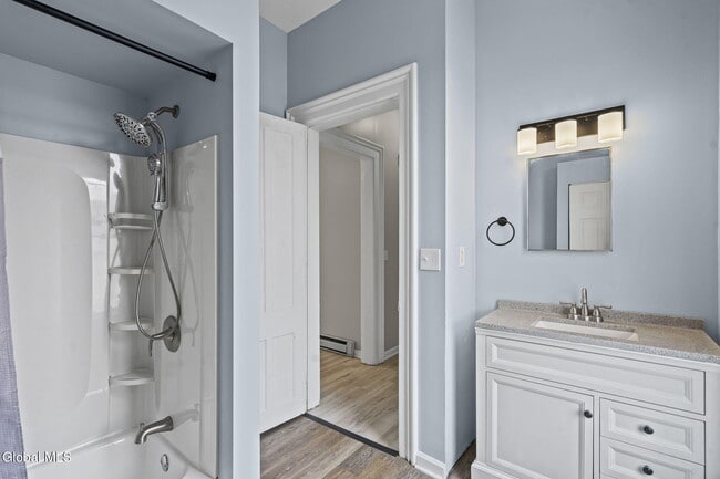 Building Photo - 821 23rd St