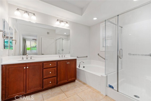 Building Photo - 12444 Benton Dr