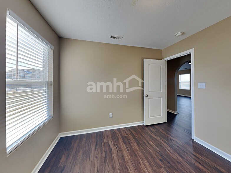 Building Photo - 12693 Old Pond Rd