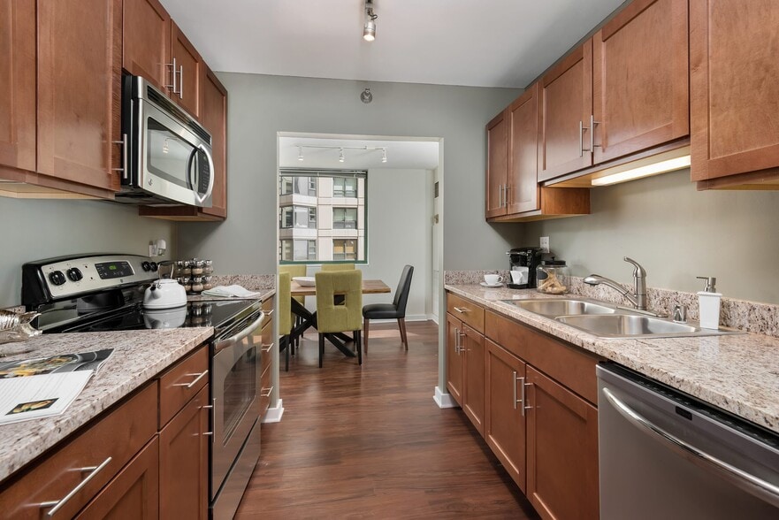 Building Photo - 326 E Ohio St