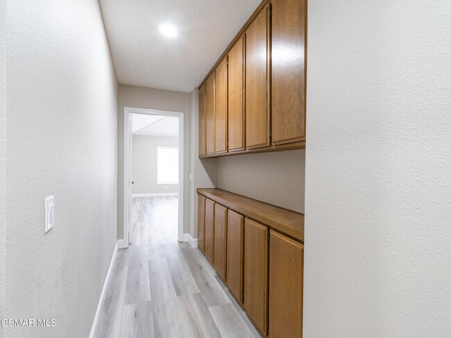 Building Photo - 382 Rockedge Dr