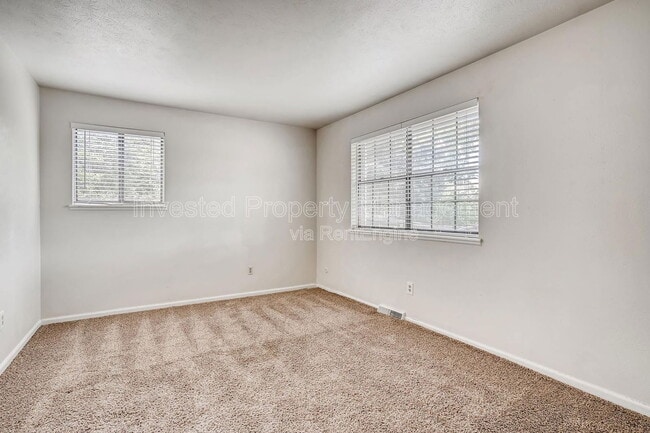 Building Photo - 172 S Cody St