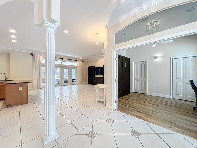 Building Photo - 4361 Davidia Dr