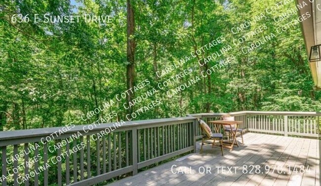 Building Photo - 636 E Sunset Dr