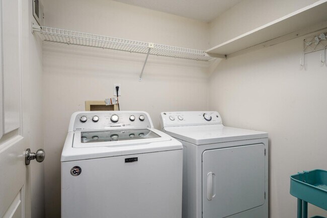 Building Photo - 1032 Fairfax Dr