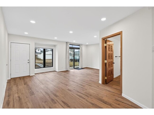 Building Photo - 4437 1st Ave S