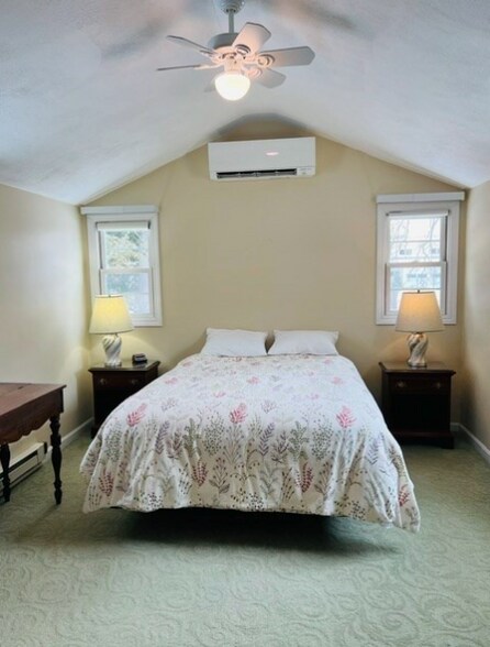 Building Photo - 438 Old Bedford Rd