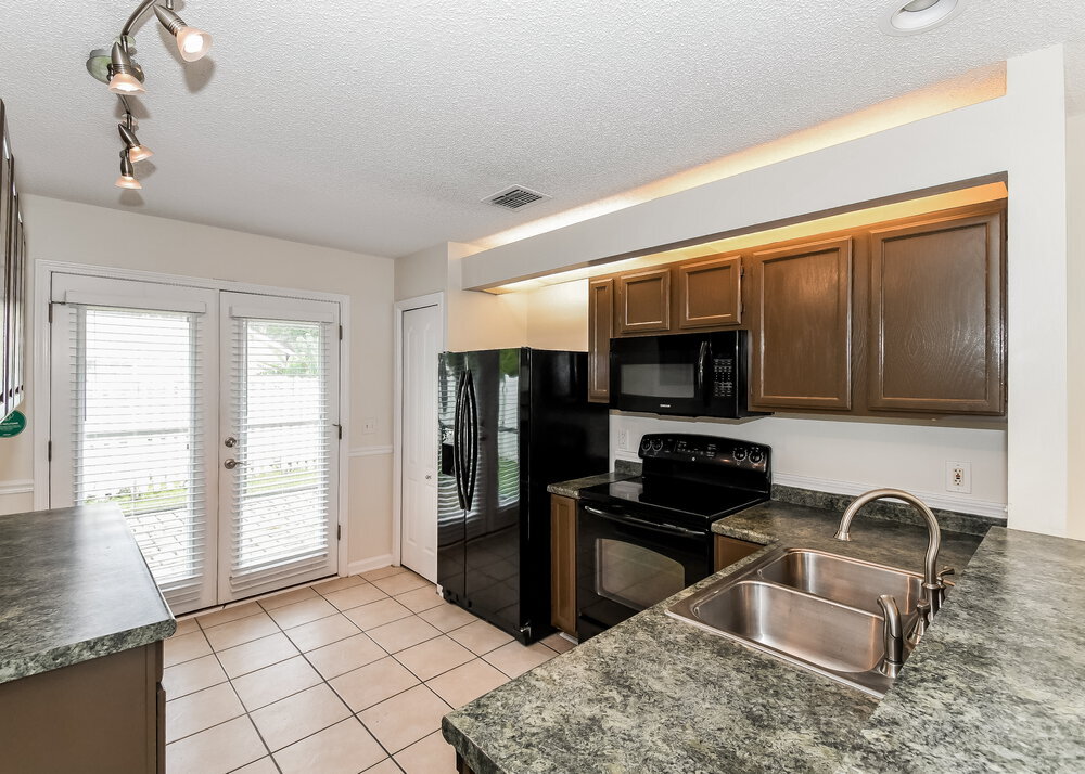 Building Photo - 9591 Sugar Hollow Ln