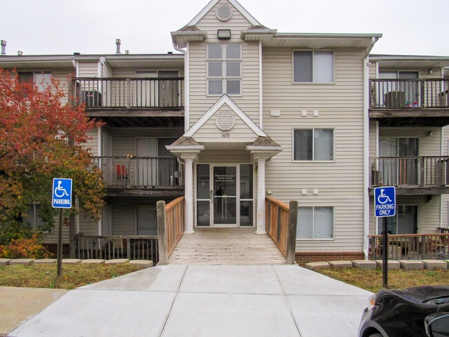 Primary Photo - Orchard Manor Apartments