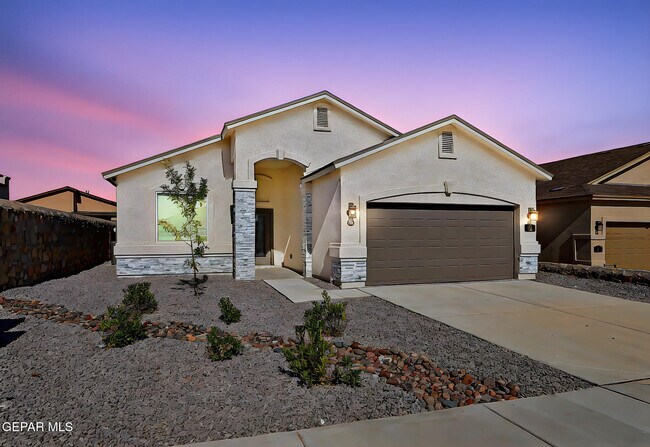 Building Photo - 143 Sarah Trl