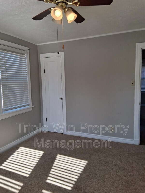 Building Photo - 313 Carthage Ave