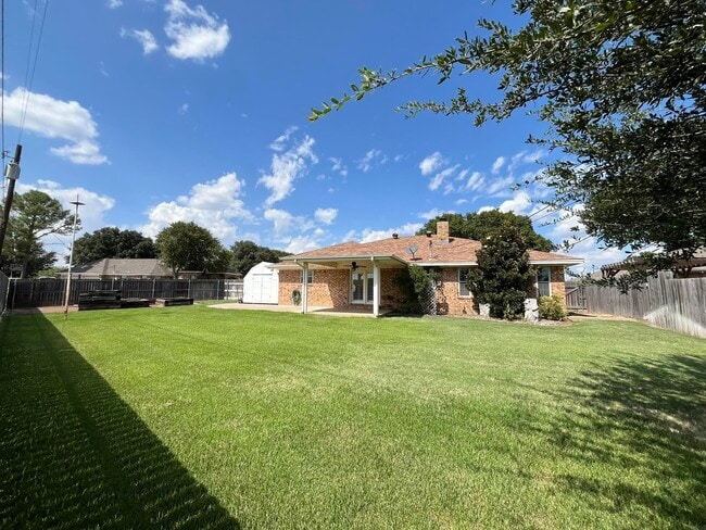 Building Photo - 4863 Rhea Rd