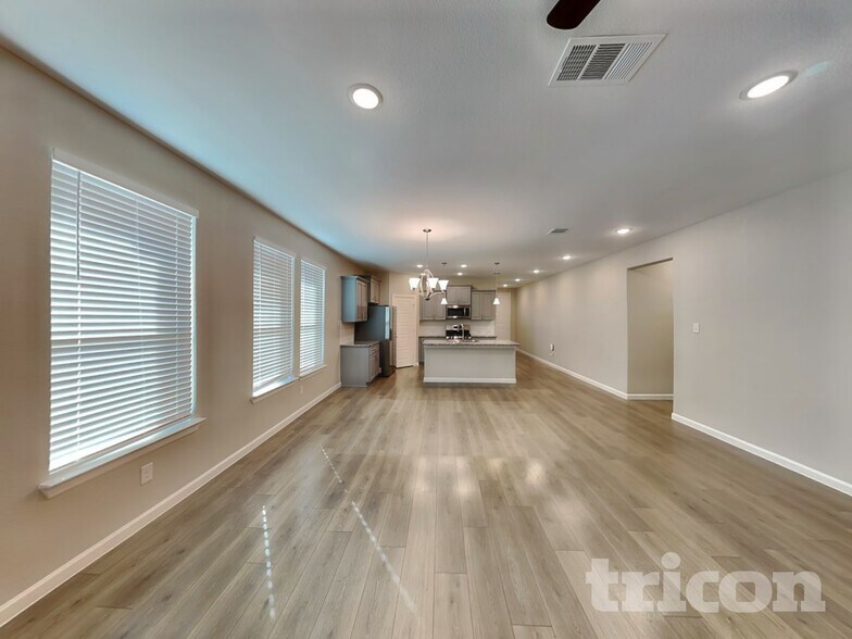 Building Photo - 540 Hazeltine Rd