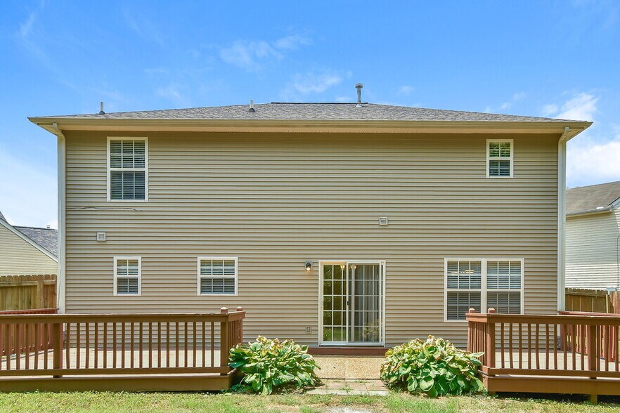 Building Photo - 8032 Meadowview Ln