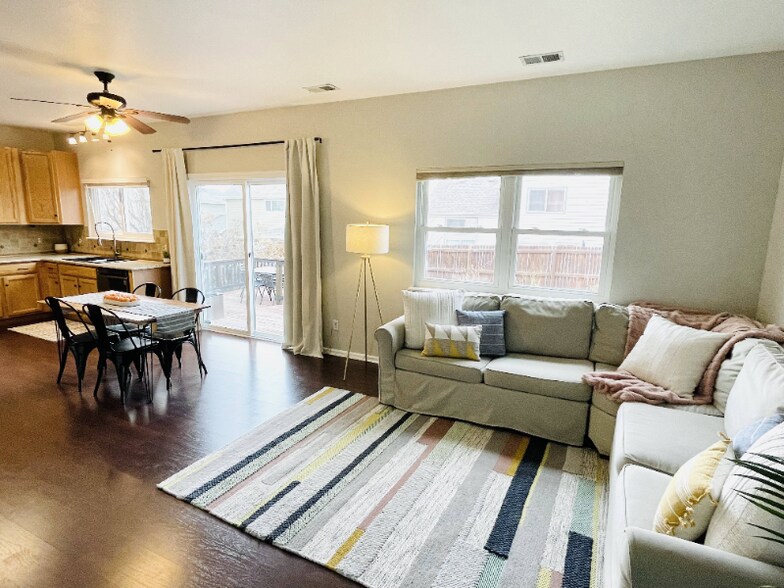 Building Photo - 2446 S Gibralter Way