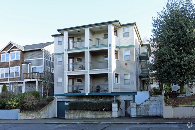 Primary Photo - Academia Place