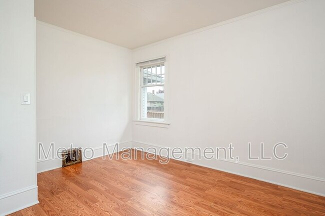 Building Photo - 1415 N Rosa Parks Way