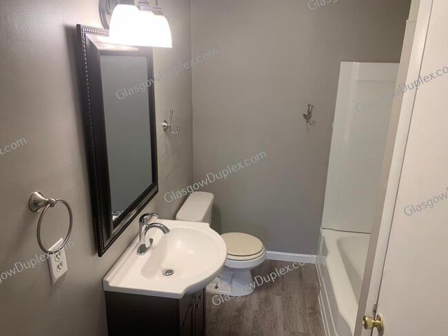 Building Photo - 215 Marion Dr