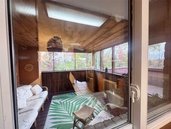 Building Photo - 300 Rano Blvd