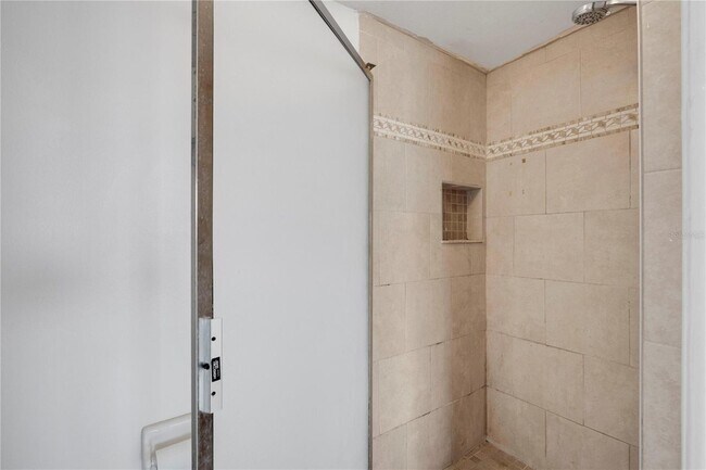 Building Photo - 2415 Bayshore Gardens Pkwy