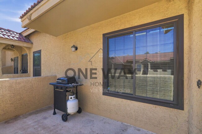 Building Photo - 1126 W Elliot Rd