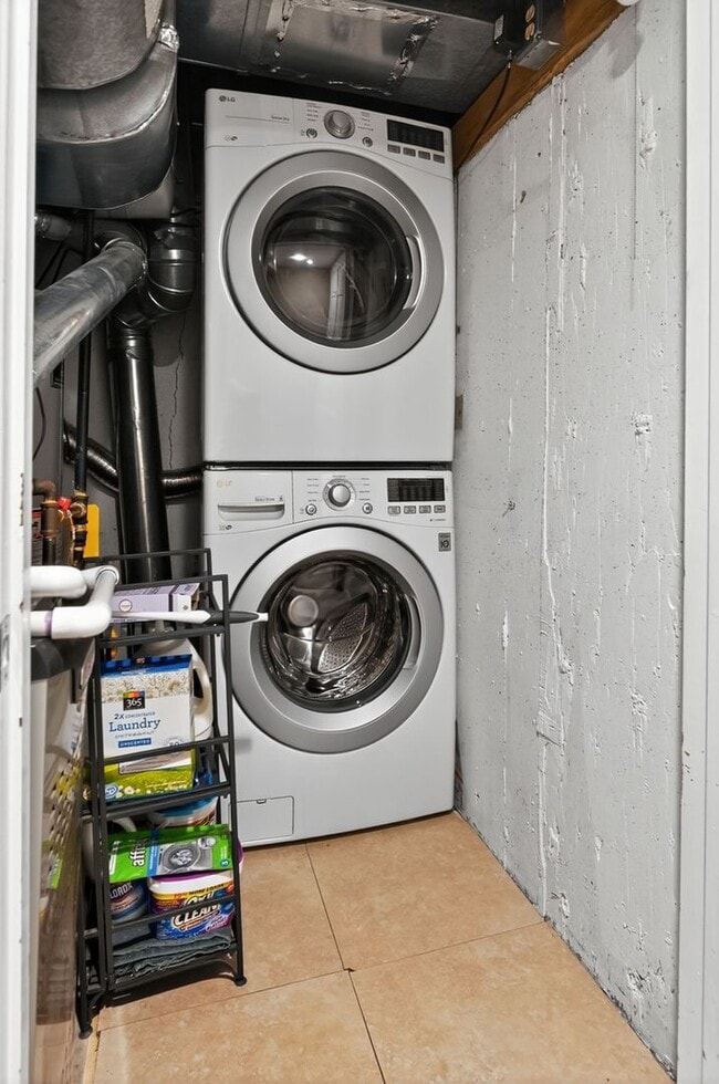 Building Photo - 770 Quince Cir