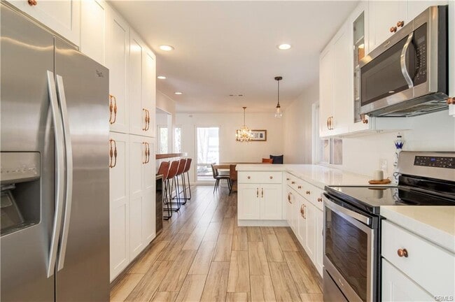 Building Photo - 24656 Shadowfax Dr