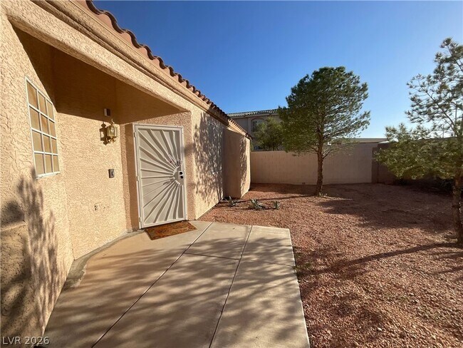 Building Photo - 93 Cree Ave