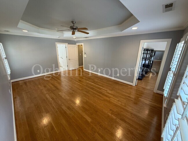 Building Photo - 4BR/2BA/2-0.5BA Custom Home in Greenbrier ...