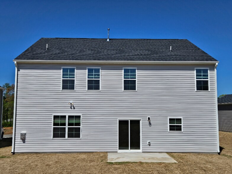 Building Photo - 186 Falcon Ln