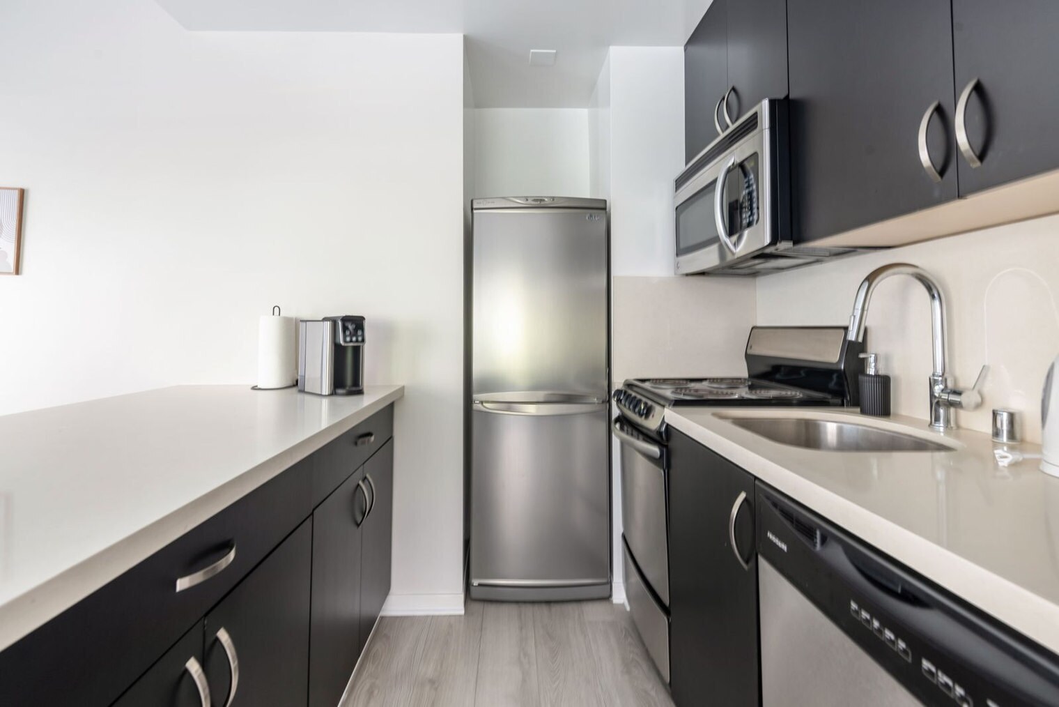 Building Photo - 899 Pine St